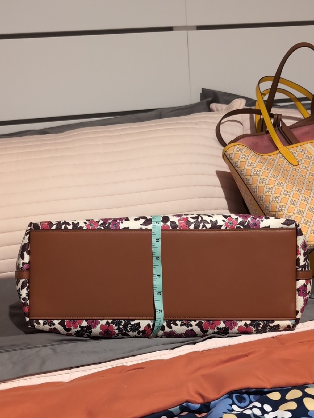 Tory Burch Tote - Picture 5 of 12